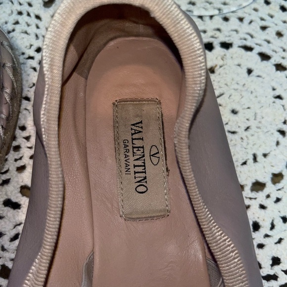 Valentino Garavani Rockstud Ballerina 🩰 - Picture 5 of 10